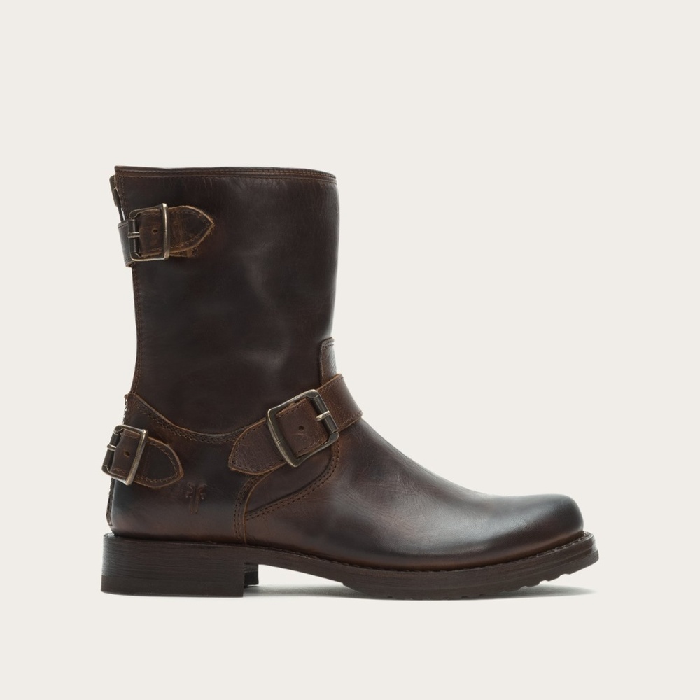 FRYE Veronica Back-Zip Short Boot
